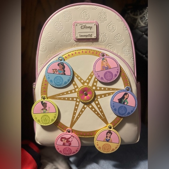 Disney Princess carousel - Picture 1 of 6
